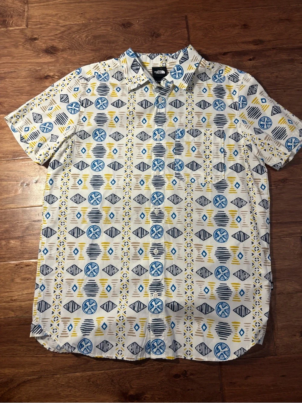 North Face Men’s Baytrail Camp Shirt Short-Sleeve Button-Up, Blue/Yellow Print M